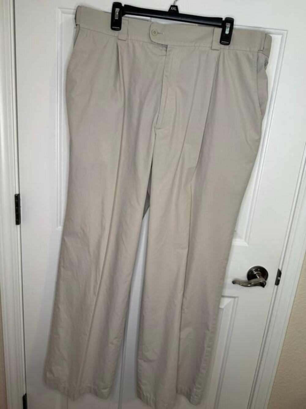 Different Drummer Tilley Endurables Pleated Khaki Adjustable Waist Pants 42